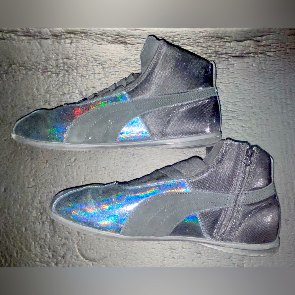 Women PUMA Sneaker - Picture 2 of 3